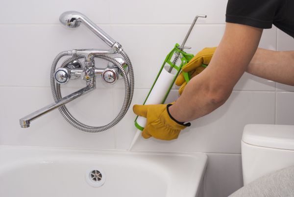 Bathtub Caulking in Frederick